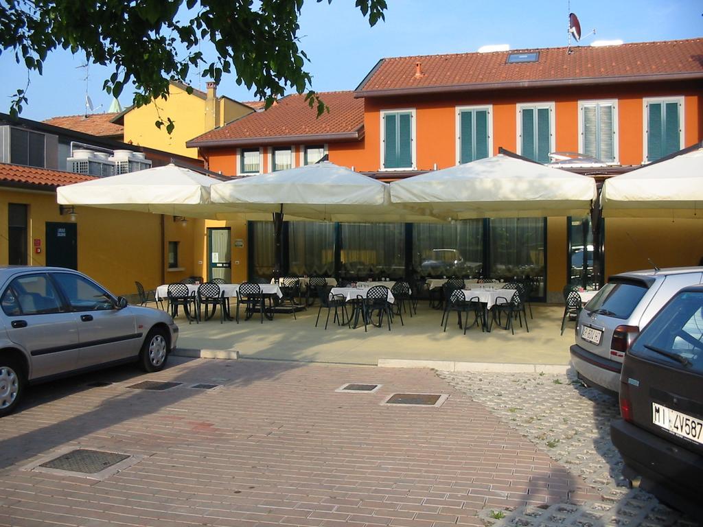 Hotel Ristorante Morus Burago di Molgora Exterior photo